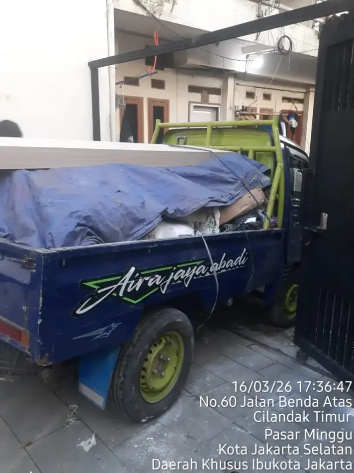 Pengangkutan material bekas renovasi - Jasa Urugan Jabodetabek