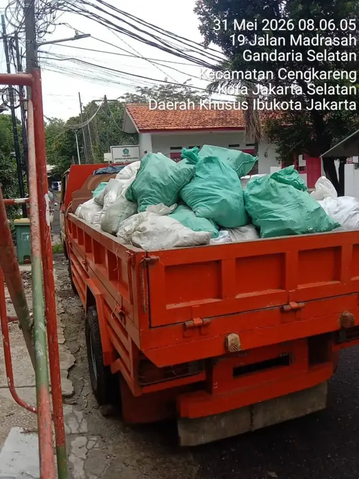 Pengangkutan sampah proyek dalam karung - Jasa Urugan Jabodetabek