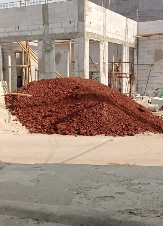Dokumentasi pengurugan tanah merah proyek 6